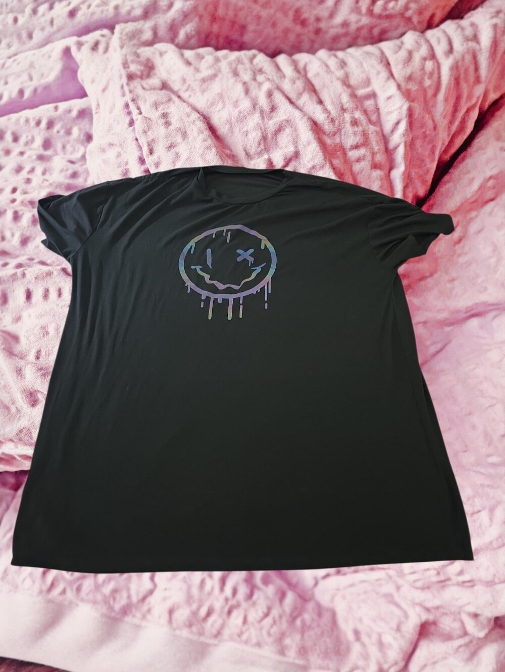 Holographic Dripping Smiley Face Streetwear Graphic Tee Black - Size XL / 2XL